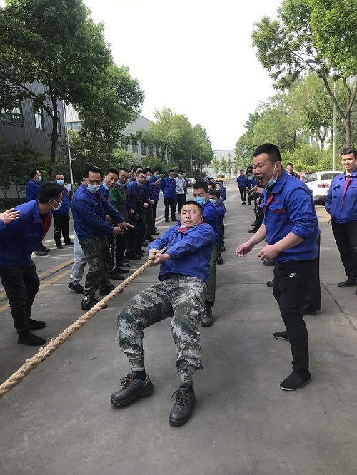 开云集团官网_开云集团(中国)组织开展“喜迎二十大、建功新时代”职工拔河比赛活动